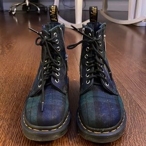 adorable dr marten boots